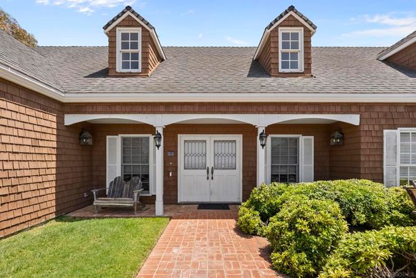 Exterior, Facade, Cape Cod