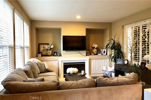 Fireplace, Interior, Living room, Recessed Lighting