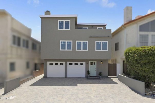 Attached, Exterior, Facade, Modern