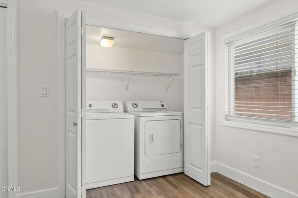 Interior, Utility Closets, Washer, Wood Texture Flooring