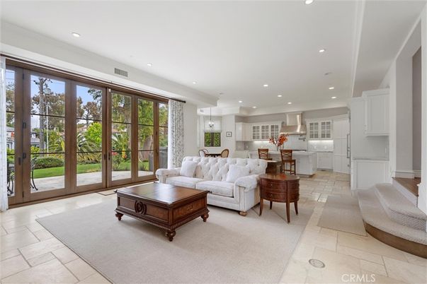 Interior, Living room, Pendant Lights, Recessed Lighting