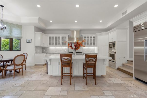 Chandelier, Dining room, Interior, Kitchen, Recessed Lighting, Stainless Steel Appliances