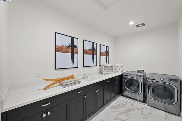 Interior, Marble, Recessed Lighting, Washer