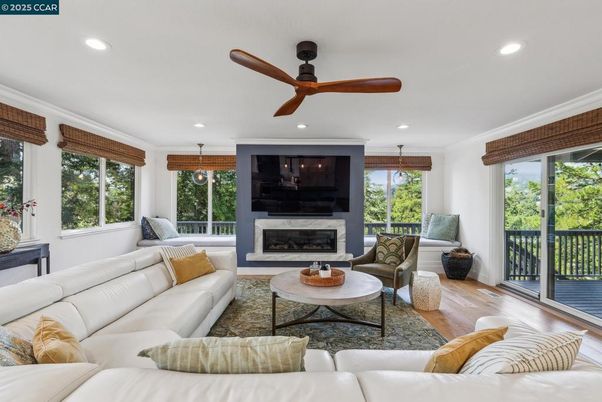 Fireplace, Interior, Living room, Pendant Lights, Recessed Lighting, Wood Texture Flooring