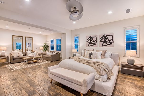 Bedroom, Interior, Living room, Recessed Lighting, Wood Texture Flooring