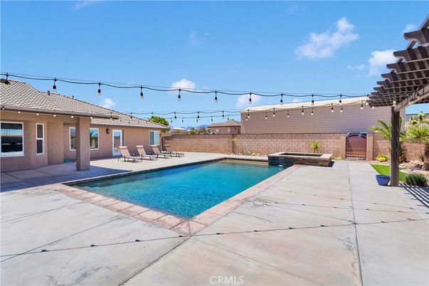 Exterior, Pool