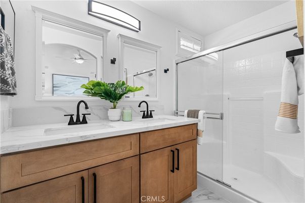 Bathroom, Dual Sink Vanities, Interior