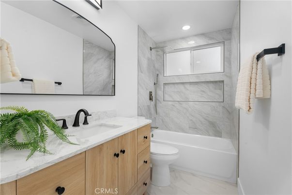 Bathroom, Interior, Marble, Marble Walls, Recessed Lighting