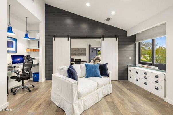 Home Office, Interior, Pendant Lights, Recessed Lighting, Wood Texture Flooring