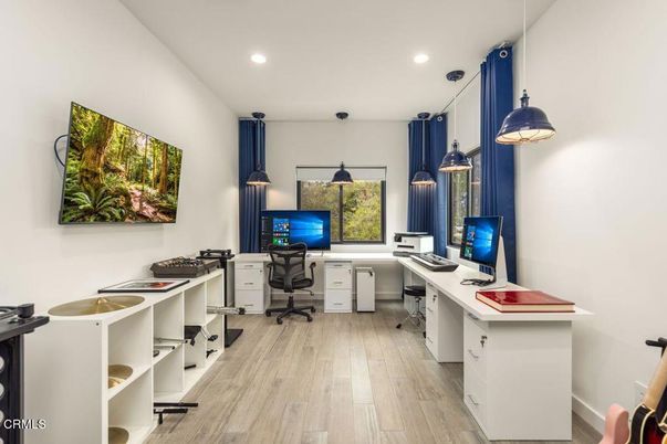 Home Office, Interior, Pendant Lights, Recessed Lighting, Wood Texture Flooring