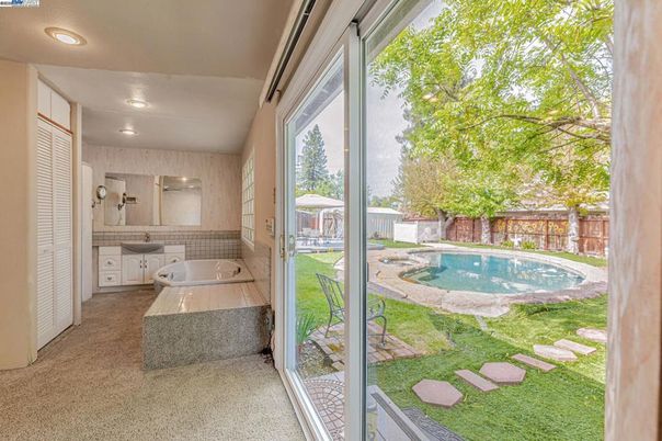 Bathroom, Interior, Pool, Recessed Lighting