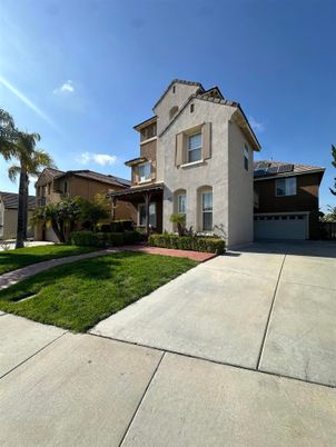 Attached, Exterior, Facade, Mediterranean