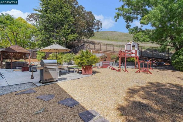 Backyard, Exterior, Playground