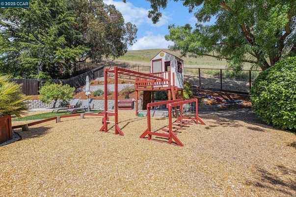 Backyard, Exterior, Playground