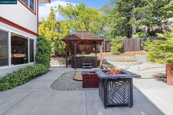 Exterior, Hot Tub