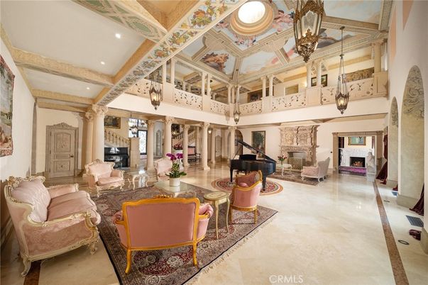 Fireplace, Interior, Living room, Pendant Lights, Piano, Recessed Lighting