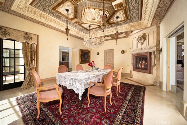Chandelier, Dining room, Interior