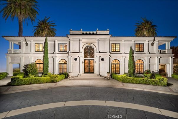 Exterior, Facade, French Provincial