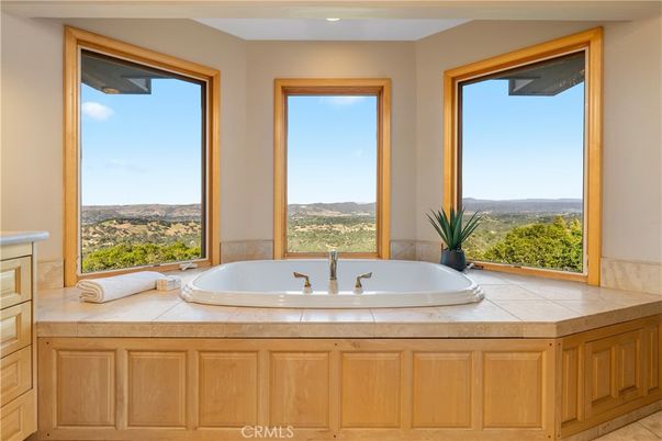 Bathroom, Interior, Tile Countertops
