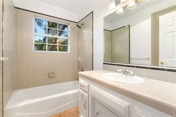 Bathroom, Interior, Tile Countertops