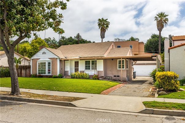 Attached, Backyard, Exterior, Facade, Ranch