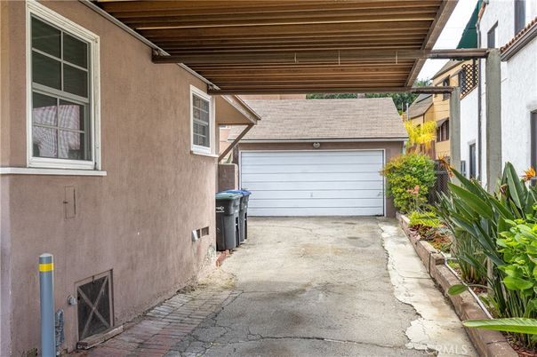 Detached Garage, Exterior