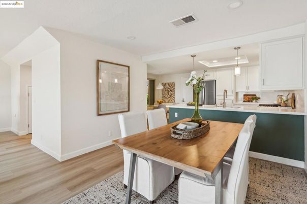 Dining room, Interior, Kitchen, Pendant Lights, Recessed Lighting, Wood Texture Flooring