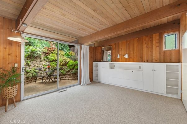 Empty room, Interior, Wooden Beams, Wooden Ceilings, Wooden Walls