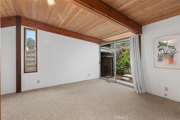 Empty room, Interior, Wooden Beams, Wooden Ceilings