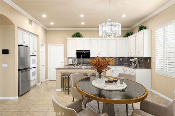 Chandelier, Dining room, Interior, Kitchen, Pendant Lights, Recessed Lighting, Stainless Steel Appliances