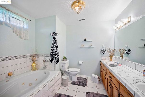 Bathroom, Interior, Tile Countertops