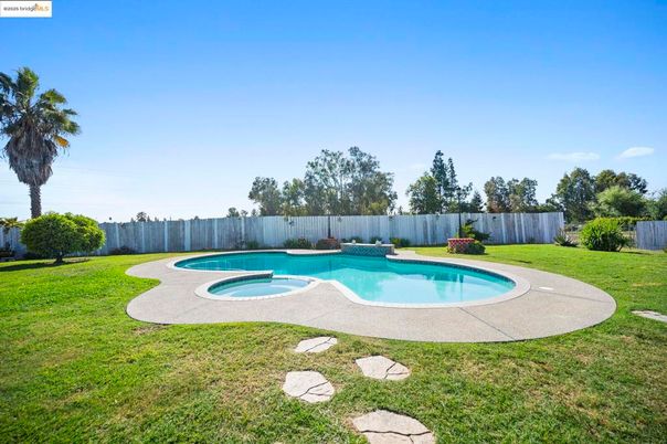 Backyard, Exterior, Pool