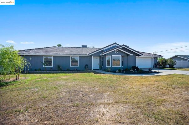Attached, Backyard, Exterior, Facade, Ranch