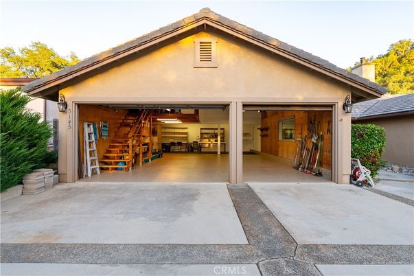 Detached Garage, Exterior