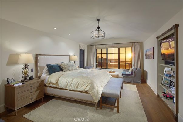 Bedroom, Interior, Pendant Lights, Recessed Lighting, Wood Texture Flooring