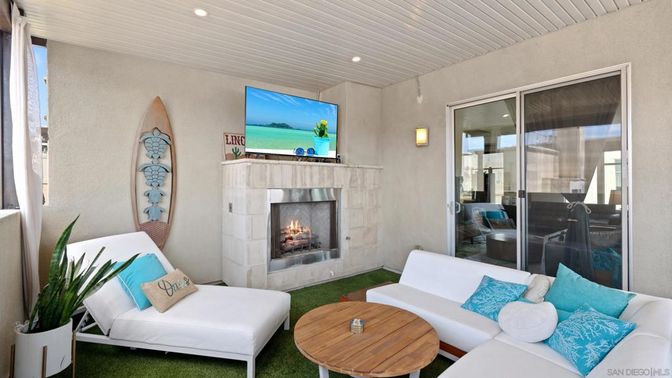 Fireplace, Interior, Living room, Recessed Lighting