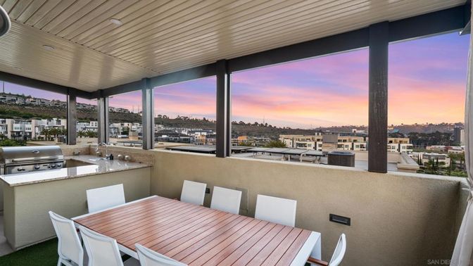 Exterior, Dining room, Other