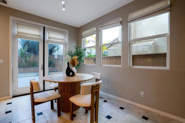 Dining room, Interior