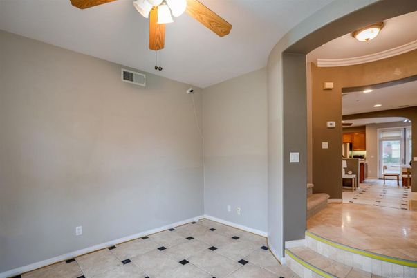 Empty room, Interior, Recessed Lighting