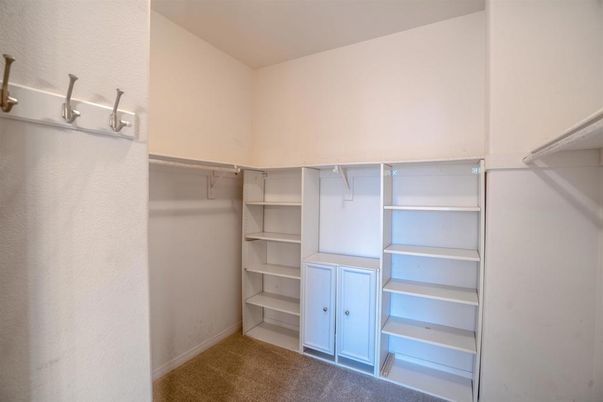 Interior, Walk-in Closets