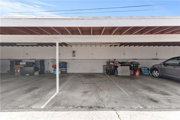 Exterior, Garage