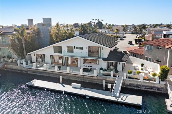 Exterior, Lake