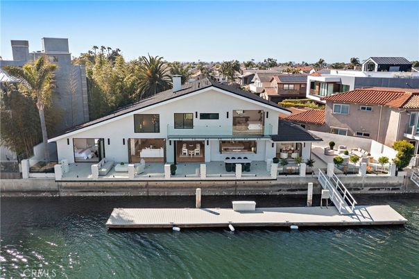 Exterior, Lake