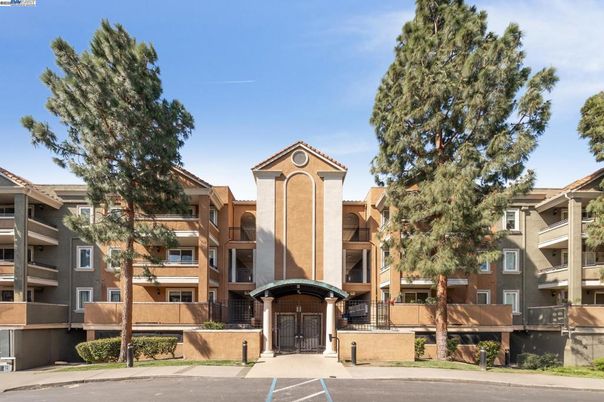 Exterior, Facade, Condo Building