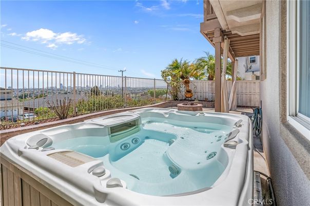 Exterior, Hot Tub