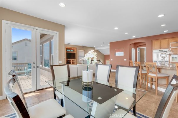 Dining room, Interior, Kitchen, Recessed Lighting