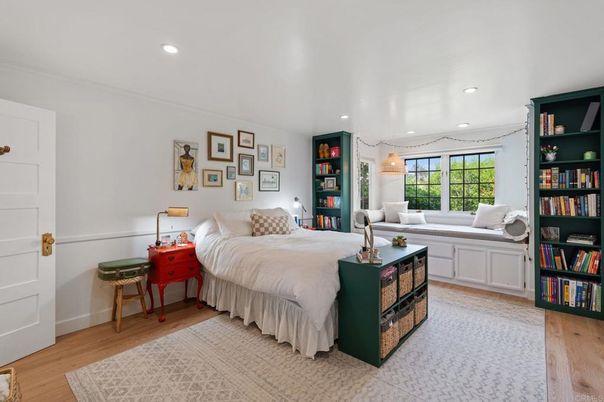 Bedroom, Interior, Pendant Lights, Recessed Lighting, Wood Texture Flooring