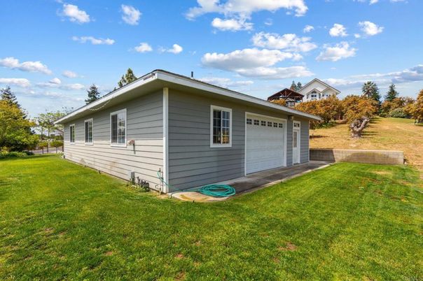 Backyard, Detached Garage, Exterior