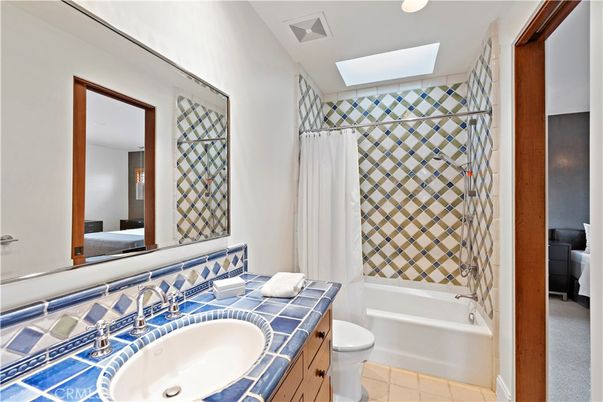 Bathroom, Interior, Tile Countertops