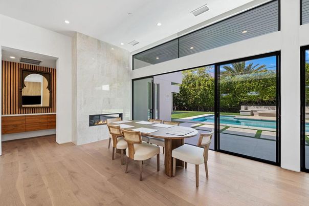 Dining room, Fireplace, Interior, Recessed Lighting, Wood Texture Flooring